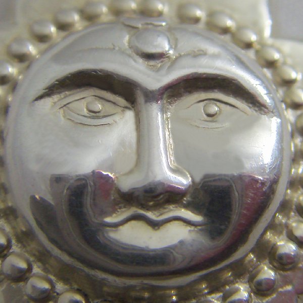 (p1277)Silver pendant motif Sun.